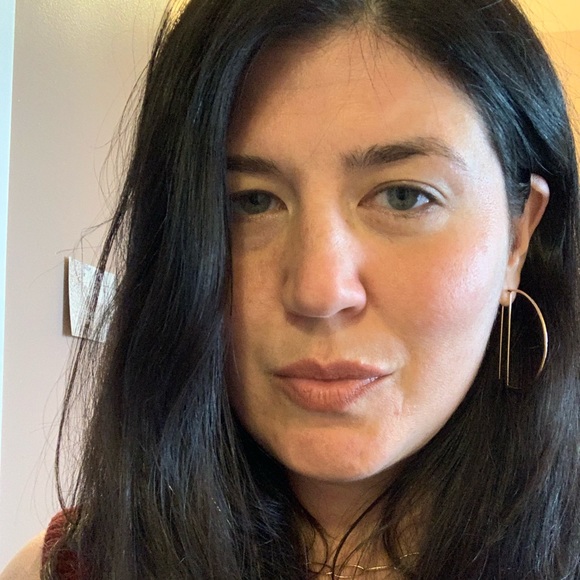 Meet your Posher, Liz - Picture 2 of 2